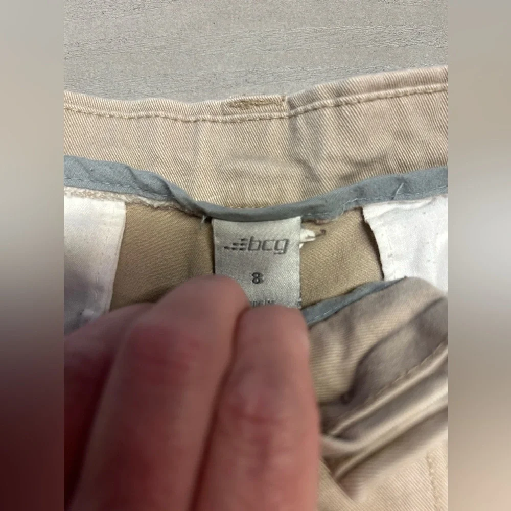 BCG Women’s Khaki Cinco Shorts With‎ Pockets Size 8